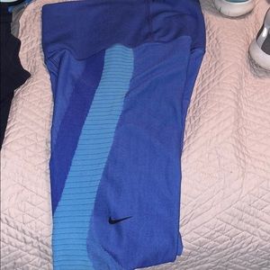 High rise zonal Capri Nike.